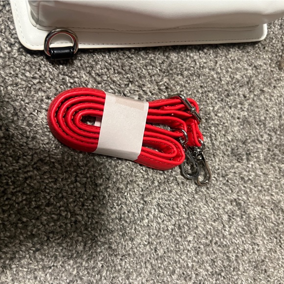 Loungefly Disney Classic Books 101 Dalmatians Crossbody Bag Brand New With Tag - Picture 9 of 9